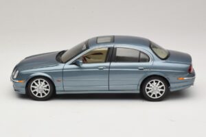 Jaguar S-Type X200 ブルー Maisto 1:18 31865 メタル - 画像 4/8