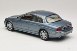 Jaguar S-Type X200 ブルー Maisto 1:18 31865 メタル - 画像 7/8