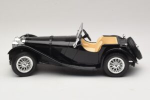 Jaguar SS100 ロードスター ブラック Bburago 1:18 3006-M3 メタル - 画像 3/6