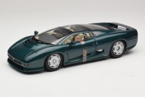 Jaguar XJ220 グリーンメタリック Maisto 1:18 31807 メタル