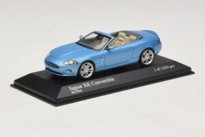Jaguar XK X150 カブリオレ ライトブルーメタリック Minichamps 1:43 400130530 メタル - 画像 2/5