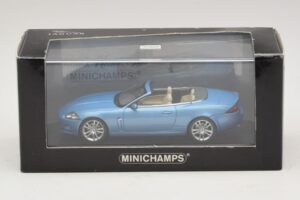 Jaguar XK X150 カブリオレ ライトブルーメタリック Minichamps 1:43 400130530 メタル - 画像 5/5