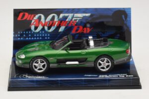 Jaguar XKR X100 ロードスター Die Another Day Minichamps 1:43 045149 メタル
