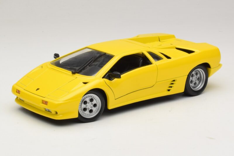 Lamborghini Diablo イエロー Maisto 1:18 32803 メタル