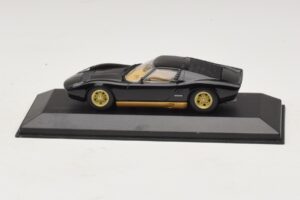 Lamborghini Miura P400 ブラック Minichamps 1:43 430103004 メタル