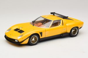Lamborghini Miura SVR イエロー & ブラック Kyosho 1:18 08319GY メタル