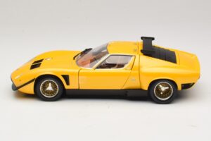 Lamborghini Miura SVR イエロー & ブラック Kyosho 1:18 08319GY メタル - 画像 4/8