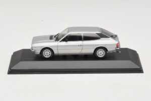Lancia Beta HPE シルバー Minichamps 1:43 400125711 メタル