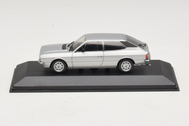 Lancia Beta HPE シルバー Minichamps 1:43 400125711 メタル