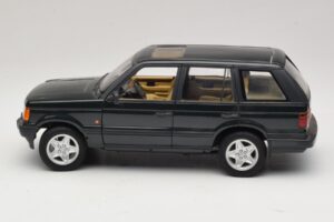 Land Rover Range Rover P38A 4.6 HSE グリーンメタリック AUTOart 1:18 70010 メタル - 画像 4/8