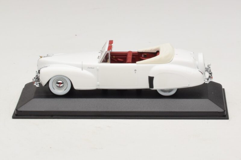 Lincoln Continental カブリオレ ホワイト Minichamps 1:43 400082501 メタル