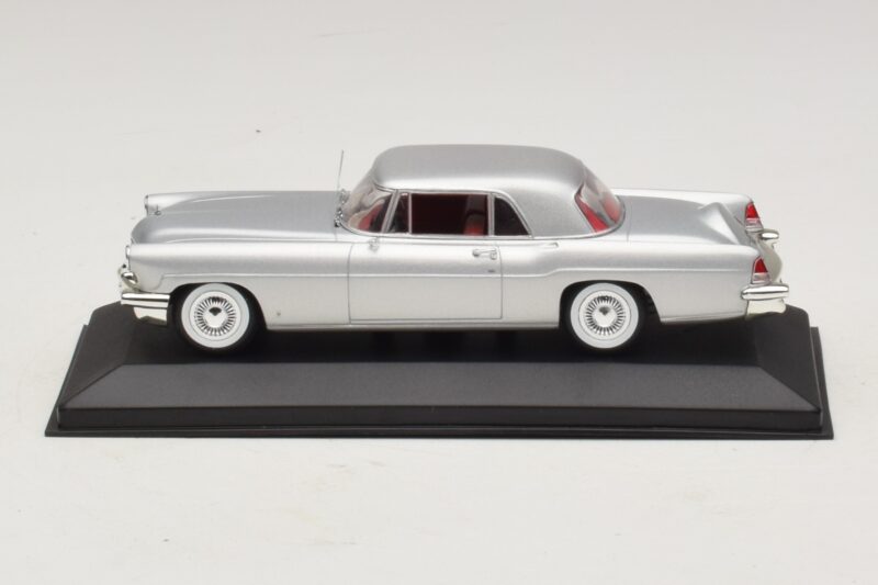 Lincoln Continental Mark II シルバー Minichamps 1:43 400082301 メタル