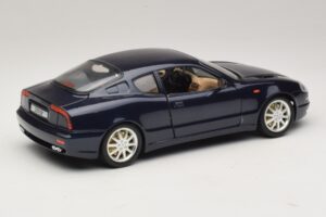 Maserati 3200 GT ブルー Bburago 1:18 3371-P1 メタル - 画像 3/8