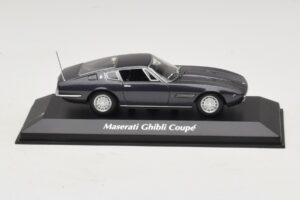 Maserati Ghibli ブラウンメタリック Maxichamps 1:43 Maserati Ghibli ブラウンメタリック Maxichamps 1:43 940123320 Diecast