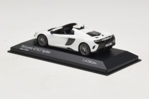 McLaren 675LT Spider Silica White Minichamps 1:43 537154432 Diecast - 画像 3/5