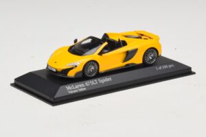 McLaren 675LT Spider Volcano Yellow Minichamps 1:43 537154430 Diecast - 画像 2/5