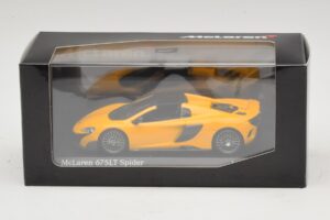 McLaren 675LT Spider Volcano Yellow Minichamps 1:43 537154430 Diecast - 画像 5/5