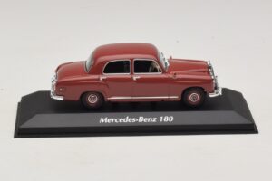 Mercedes 180 W120 レッド Maxichamps 1:43 940033101 Diecast