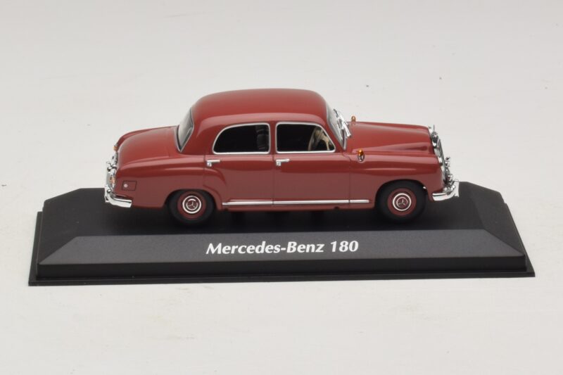 Mercedes 180 W120 レッド Maxichamps 1:43 940033101 メタル
