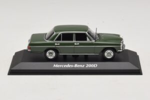 Mercedes 200D W115 ダークグリーン Maxichamps 1:43 Mercedes 200D W115 ダークグリーン Maxichamps 1:43 940034001 Diecast
