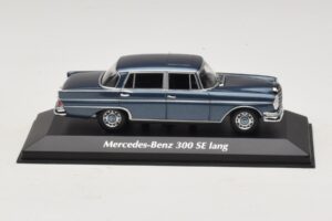 Mercedes 300 SE W112 Lang ブルーメタリック Maxichamps 1:43 940035200 Diecast
