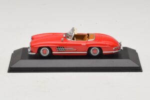 Mercedes 300 SL W198 レッド ブラウンインテリア Minichamps 1:43 MB009 Diecast
