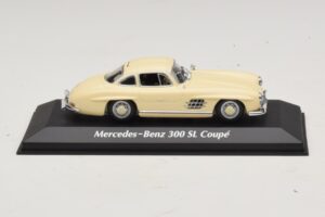 Mercedes 300 SL W198 ホワイト Maxichamps 1:43 940039002 Diecast