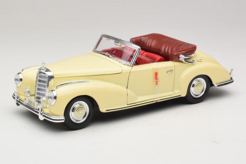 Mercedes 300S クリーム Maisto 1:18 31806 メタル