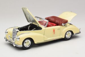 Mercedes 300S クリーム Maisto 1:18 31806 メタル - 画像 2/8