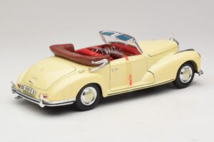 Mercedes 300S クリーム Maisto 1:18 31806 メタル - 画像 3/8