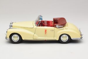 Mercedes 300S クリーム Maisto 1:18 31806 メタル - 画像 4/8