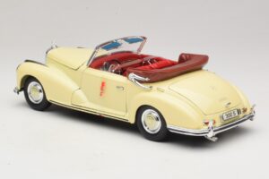 Mercedes 300S クリーム Maisto 1:18 31806 メタル - 画像 7/8