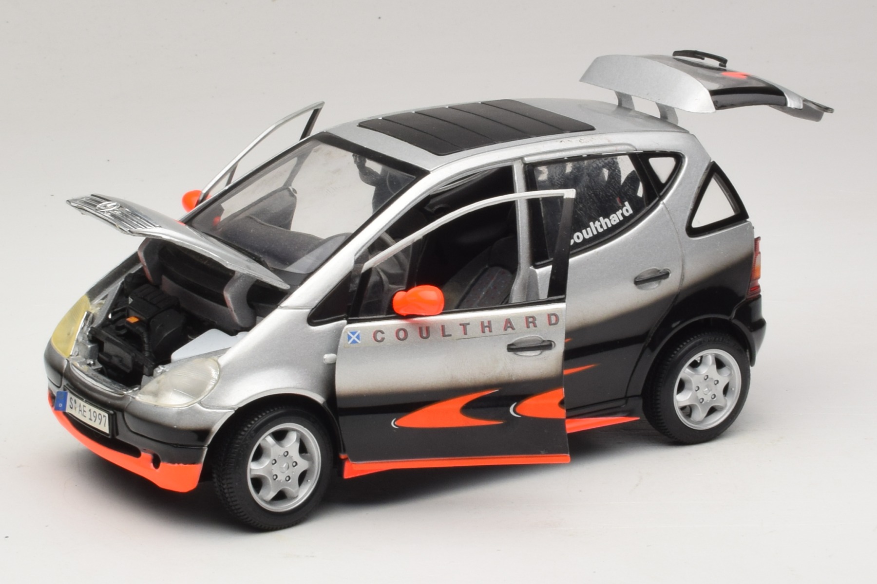 Maisto Mercedes Aクラス W168 1:18 クールサード