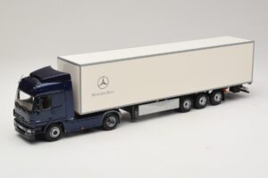 Mercedes Actros 1044 ブルー Minichamps 1:43 B66000604 メタル