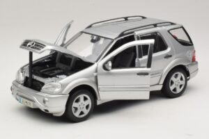 Mercedes ML55 AMG W163 シルバー Maisto 1:18 31876-P1 メタル - 画像 2/8