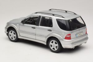 Mercedes ML55 AMG W163 シルバー Maisto 1:18 31876-P1 メタル - 画像 7/8