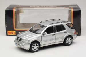 Mercedes ML55 AMG W163 シルバー Maisto 1:18 31876-P1 メタル - 画像 8/8