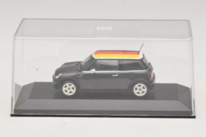 Mini Cooper One R50 グリーン ドイツ国旗付き Minichamps 1:43 MINI033 メタル - 画像 4/5
