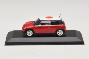 Mini Cooper One R50 レッド 日本国旗付き Minichamps 1:43 MINI034 メタル