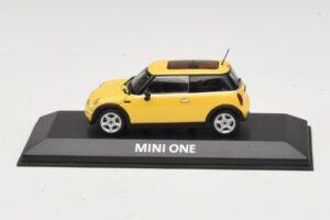 Mini Cooper S R53 Liquid Yellow パノラマルーフ付き Minichamps 1:43 MINI013 メタル