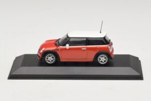 Mini Cooper S R53 レッド ホワイトルーフ付き Minichamps 1:43 MINI025 Diecast