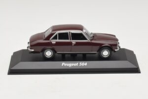 Peugeot 504 ダークレッド Maxichamps 1:43 940112500 メタル