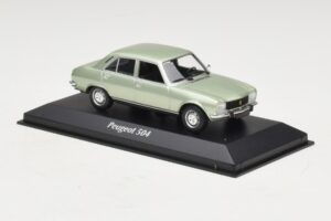 Peugeot 504 ライトグリーンメタリック Maxichamps 1:43 940112501 メタル - 画像 3/5