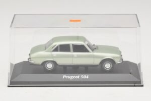Peugeot 504 ライトグリーンメタリック Maxichamps 1:43 940112501 メタル - 画像 4/5