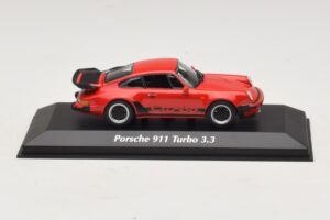 Porsche 911 930 Turbo 3.3 レッド Maxichamps 1:43 940069000 メタル