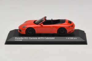 Porsche 911 991.1 Carrera 4 GTS カブリオレ オレンジ Minichamps 1:43 410067331 メタル