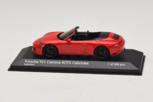 Porsche 911 991.1 Carrera 4 GTS カブリオレ レッド Minichamps 1:43 410067330 メタル