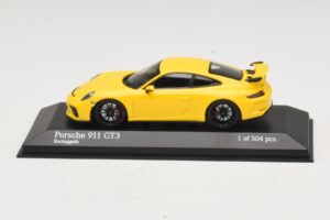 Porsche 911 991.1 GT3 イエロー Minichamps 1:43 410066020 メタル
