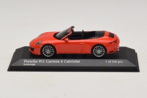Porsche 911 991.2 Carrera 4 カブリオレ オレンジ Minichamps 1:43 410067231 メタル