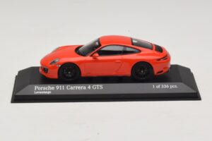 Porsche 911 991.2 Carrera 4 GTS オレンジ Minichamps 1:43 410067321 メタル